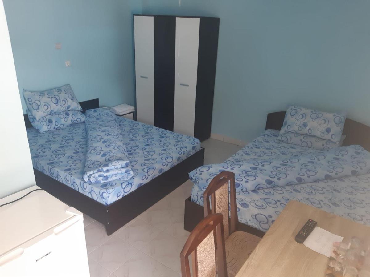 Casa Dina Hotel Baile Herculane Bagian luar foto