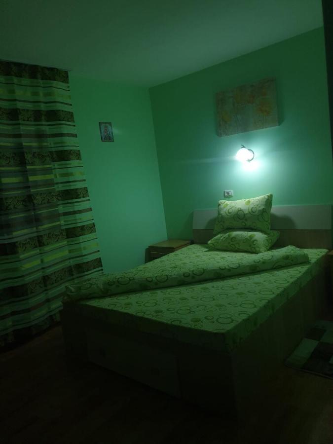 Casa Dina Hotel Baile Herculane Bagian luar foto