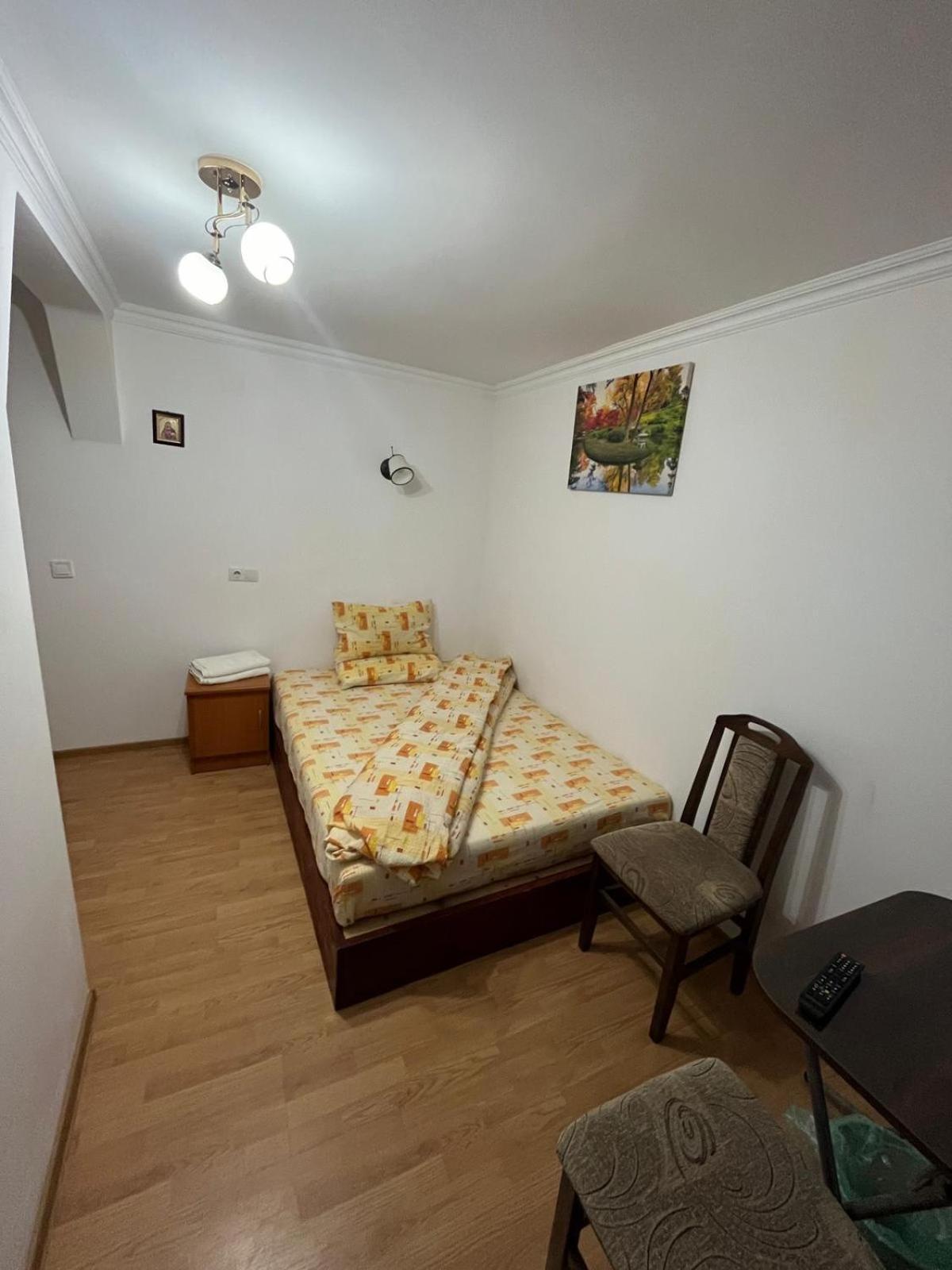 Casa Dina Hotel Baile Herculane Bagian luar foto